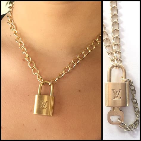 lv necklace lock